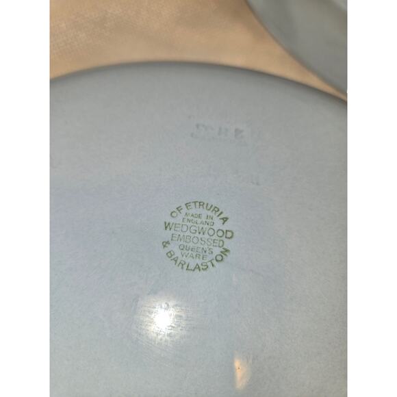 3 Pieces Wedgewood Queensware White on Blue 2 Serving and 1 Lidded Sugar Bowl - Picture 7 of 11